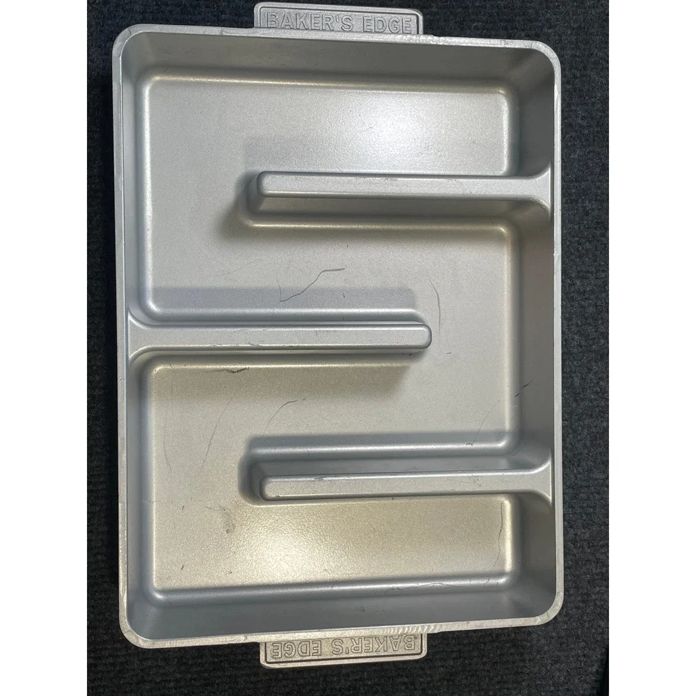 Baker's Edge Nonstick Edge Brownie Pan Cast Aluminum Silver Made in USA 9x12
